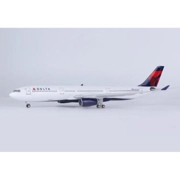 1/135 Airbus A330 ''Delta Airlines'' Hazır Model Uçak Maketi (47 cm)