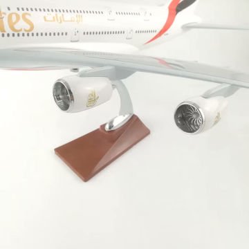 1/200 Airbus A380 ''Emirates'' Hazır Model Uçak Maketi (36 cm)