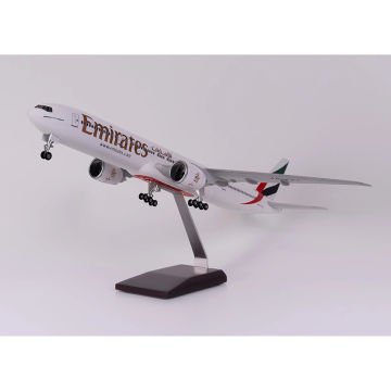 1/157 Boeing 777 ''Emirates'' Hazır Model Uçak Maketi (47 cm)