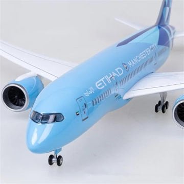 1/130 Boeing 787 ''Etihad Manchester City'' Hazır Model Uçak Maketi (43 cm)