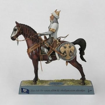 Atlı Alparslan Biblosu - Veronese Design